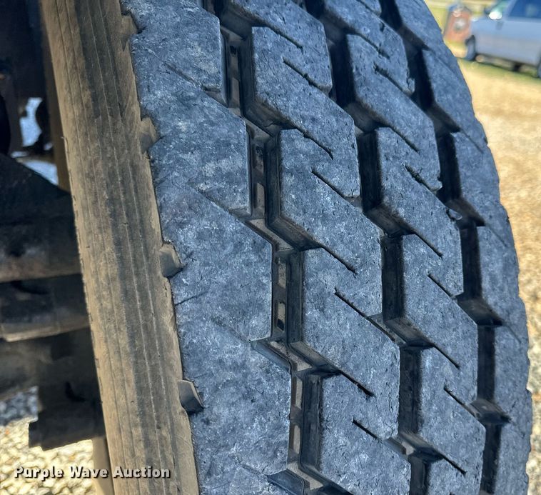 image for item EH6671 1990 GMC TopKick flatbed truck