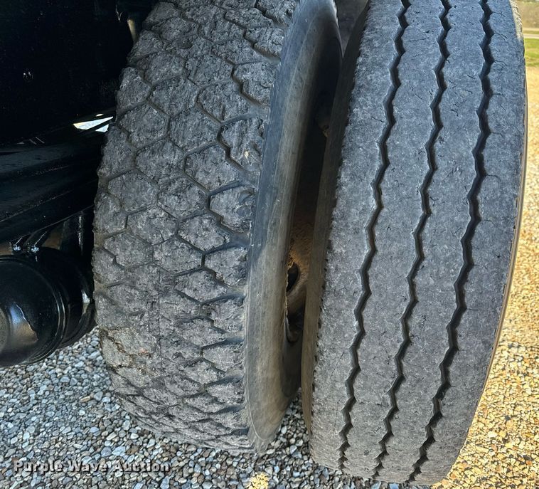 image for item EH6671 1990 GMC TopKick flatbed truck