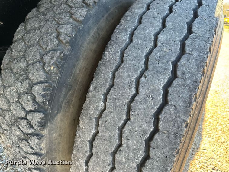 image for item EH6671 1990 GMC TopKick flatbed truck