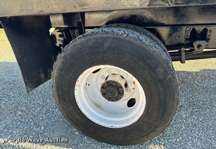 image for item EH6671 1990 GMC TopKick flatbed truck