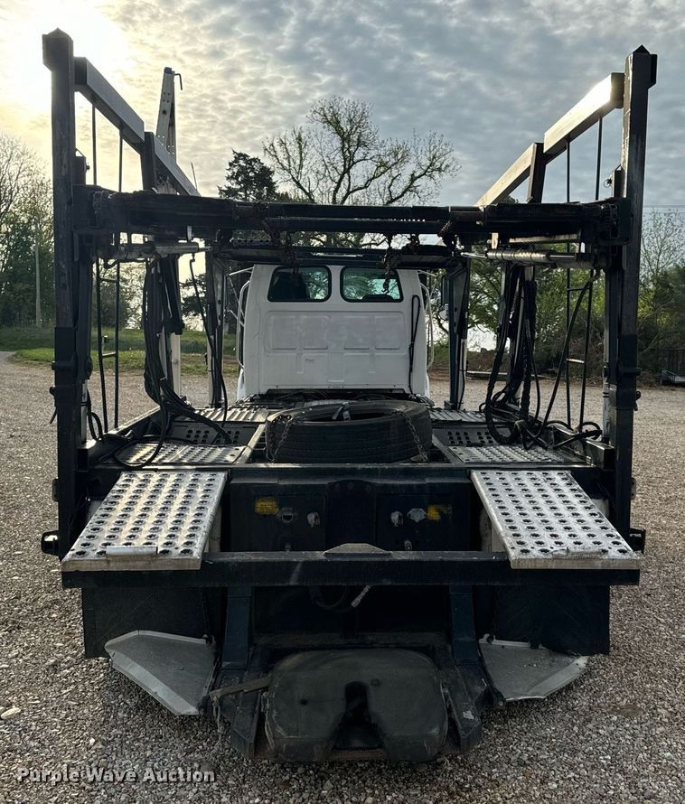 image for item EH6707 2007 Sterling LT9500 car carrier truck