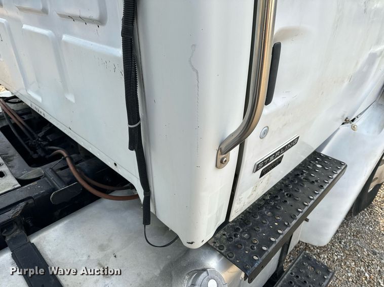 image for item EH6707 2007 Sterling LT9500 car carrier truck