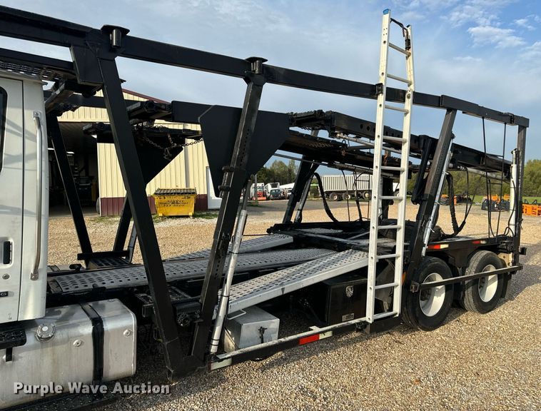 image for item EH6707 2007 Sterling LT9500 car carrier truck