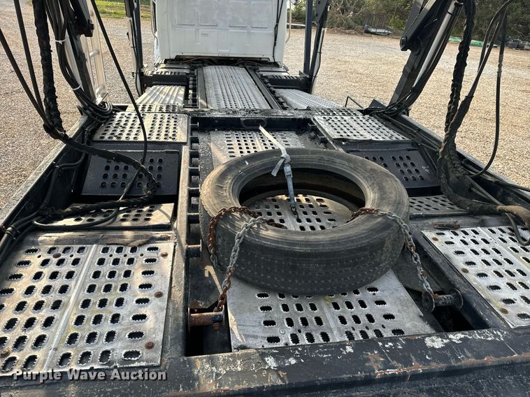 image for item EH6707 2007 Sterling LT9500 car carrier truck