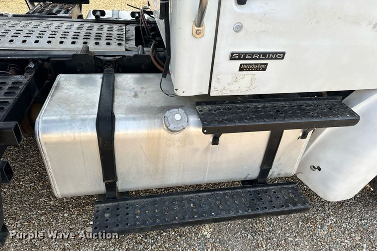 image for item EH6707 2007 Sterling LT9500 car carrier truck