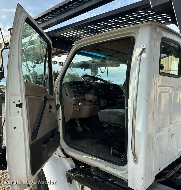 image for item EH6707 2007 Sterling LT9500 car carrier truck