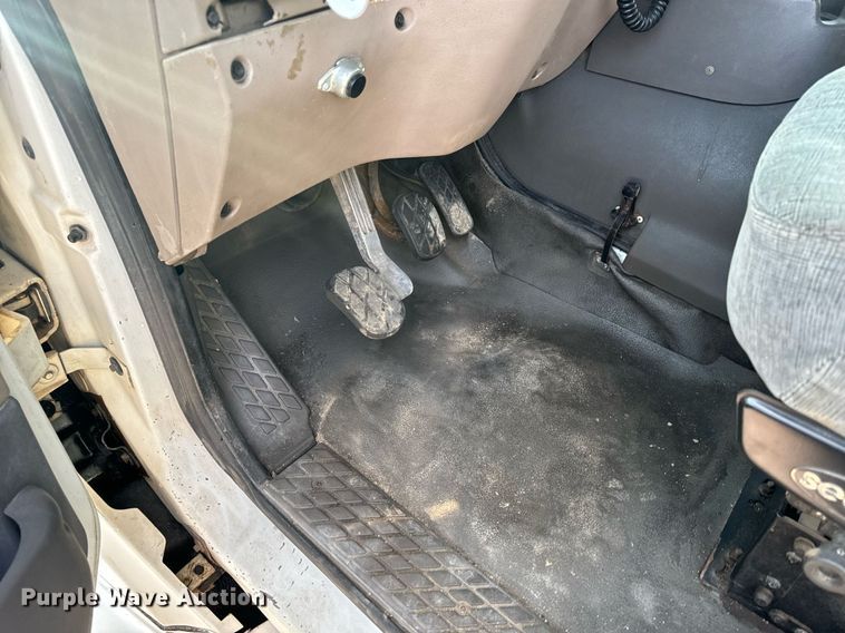 image for item EH6707 2007 Sterling LT9500 car carrier truck