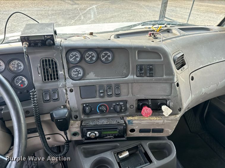 image for item EH6707 2007 Sterling LT9500 car carrier truck