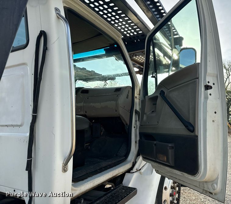 image for item EH6707 2007 Sterling LT9500 car carrier truck