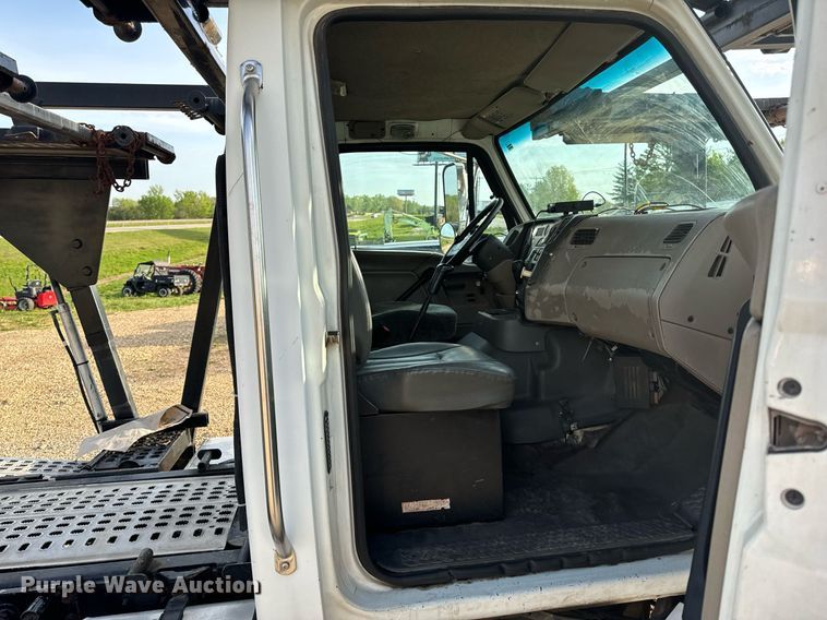 image for item EH6707 2007 Sterling LT9500 car carrier truck