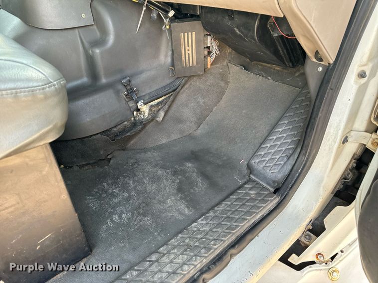 image for item EH6707 2007 Sterling LT9500 car carrier truck