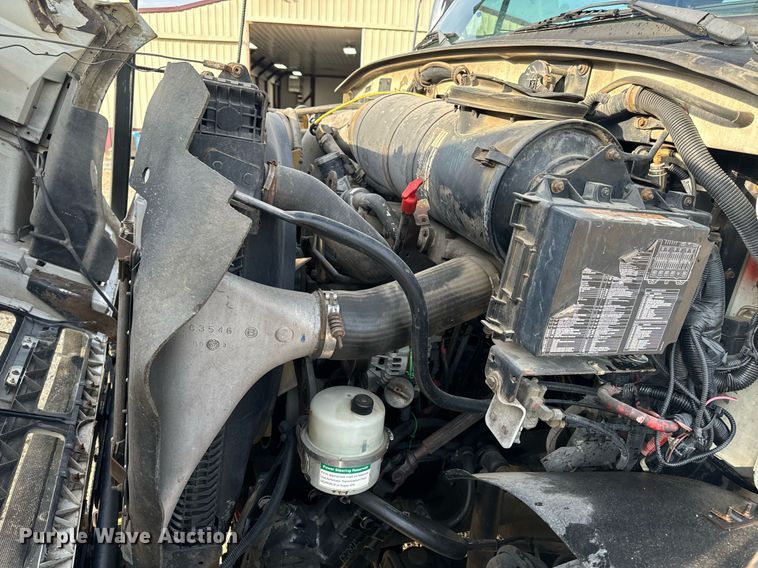 image for item EH6707 2007 Sterling LT9500 car carrier truck