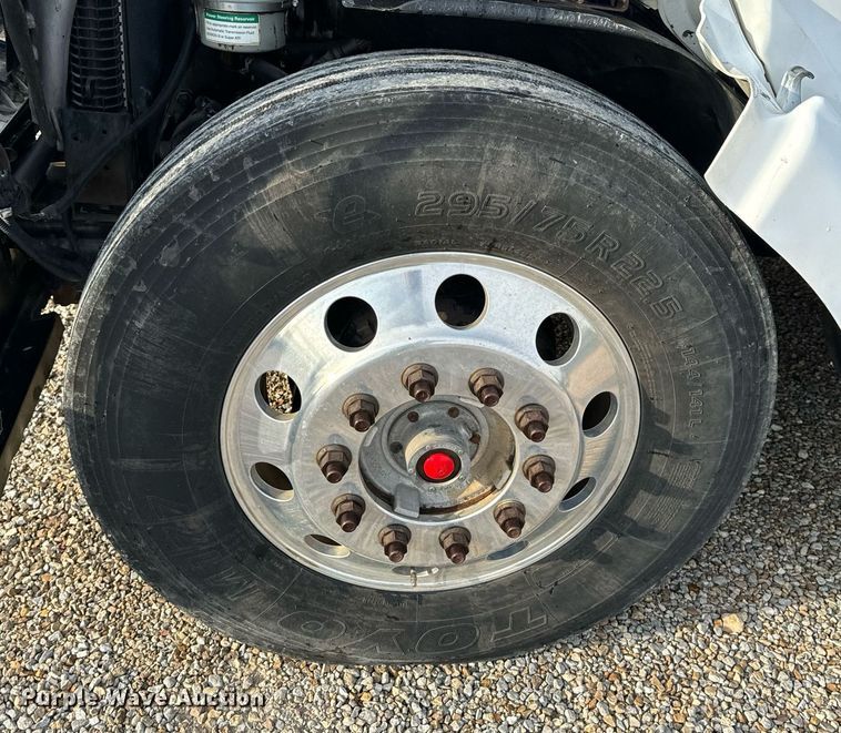 image for item EH6707 2007 Sterling LT9500 car carrier truck