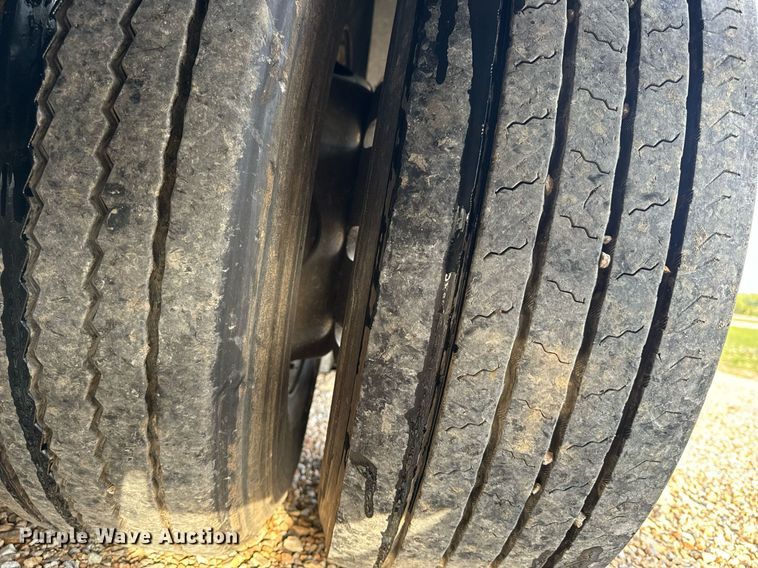 image for item EH6707 2007 Sterling LT9500 car carrier truck