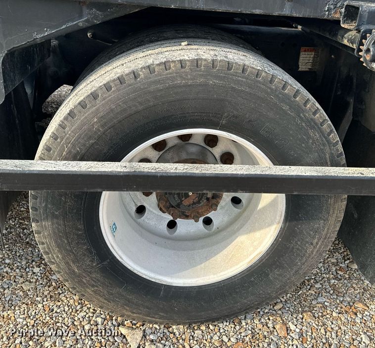 image for item EH6707 2007 Sterling LT9500 car carrier truck