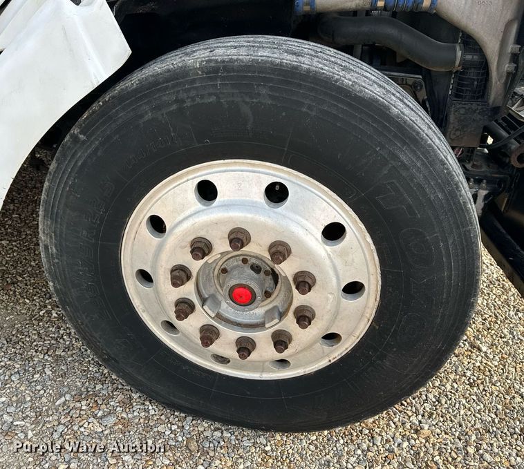 image for item EH6707 2007 Sterling LT9500 car carrier truck