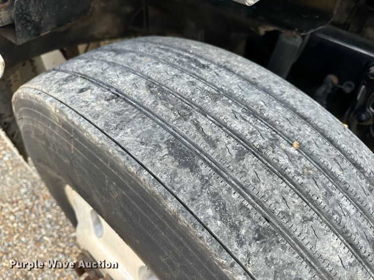 image for item EH6707 2007 Sterling LT9500 car carrier truck