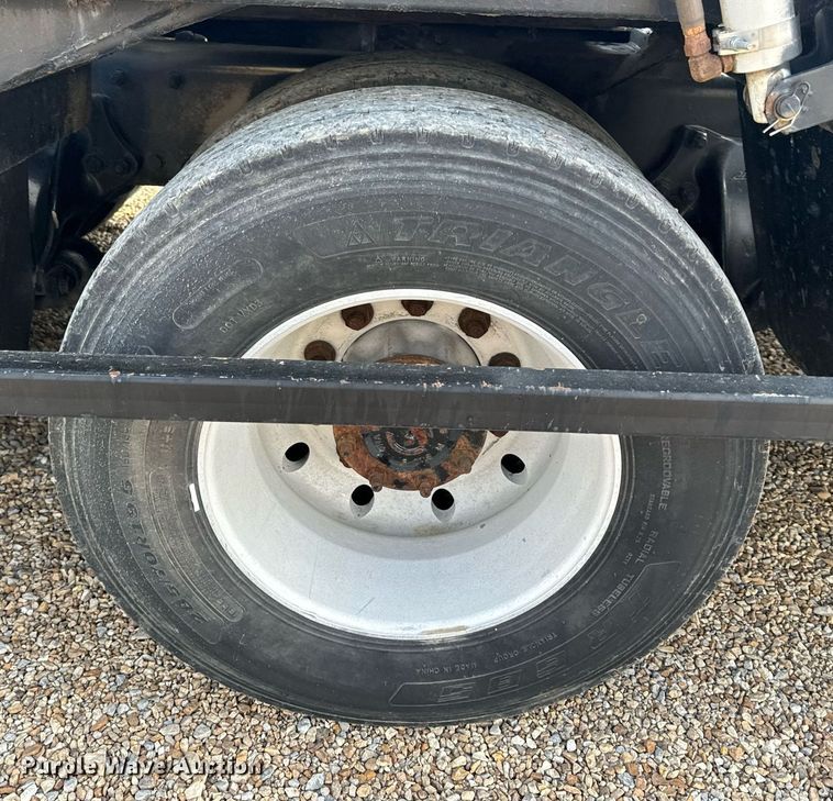 image for item EH6707 2007 Sterling LT9500 car carrier truck