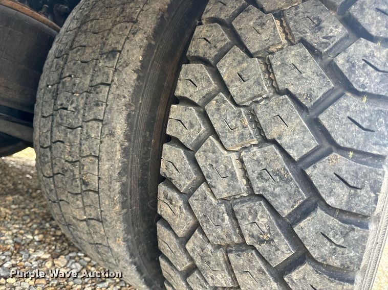 image for item EH6707 2007 Sterling LT9500 car carrier truck