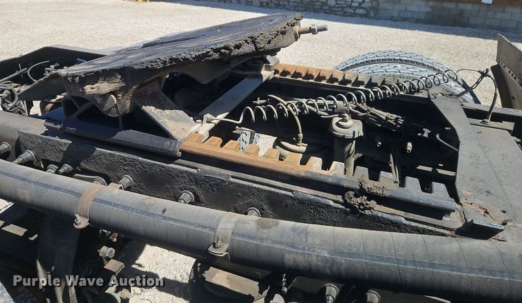 image for item EI3715 2015 Peterbilt 389 semi truck