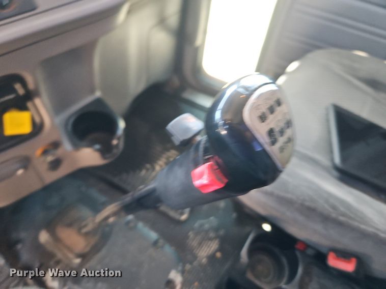 image for item EI3715 2015 Peterbilt 389 semi truck