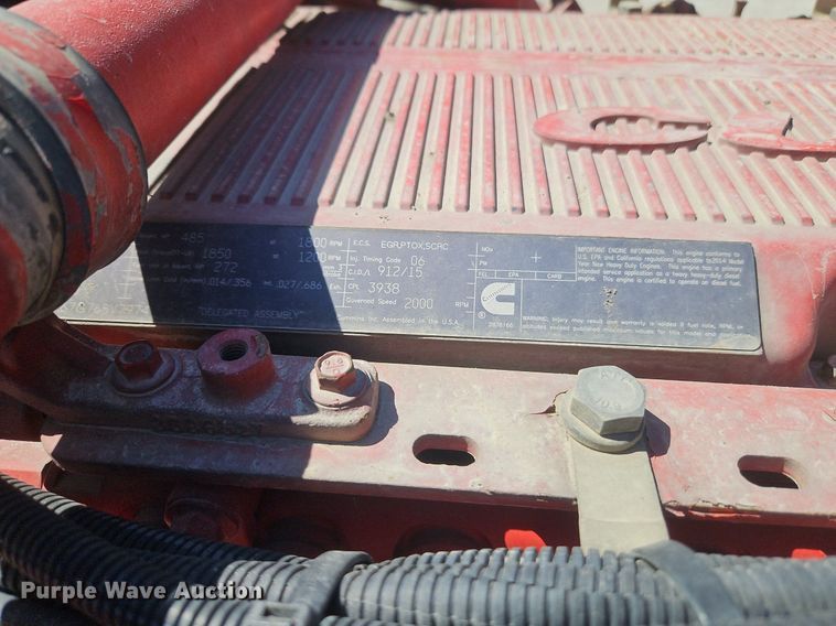 image for item EI3715 2015 Peterbilt 389 semi truck