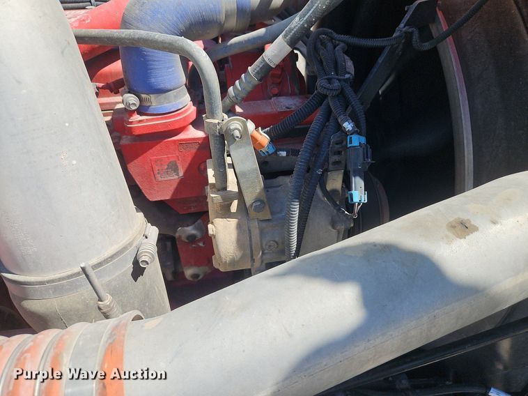 image for item EI3715 2015 Peterbilt 389 semi truck