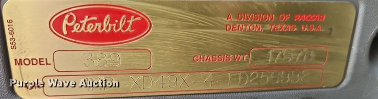image for item EI3715 2015 Peterbilt 389 semi truck
