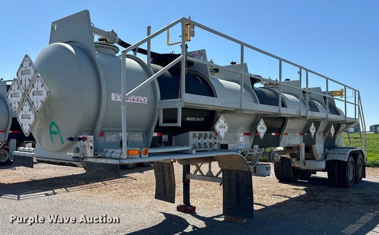 image for item EJ0544 2006 Worley tank trailer