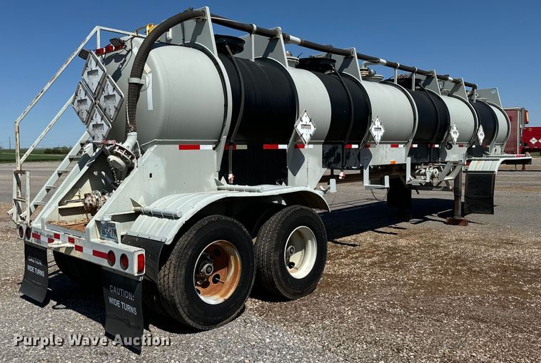 image for item EJ0544 2006 Worley tank trailer