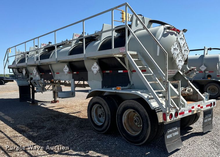 image for item EJ0544 2006 Worley tank trailer