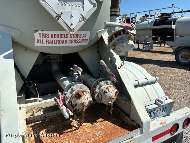 image for item EJ0544 2006 Worley tank trailer