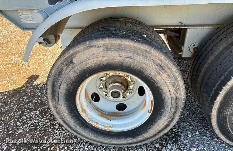 image for item EJ0544 2006 Worley tank trailer