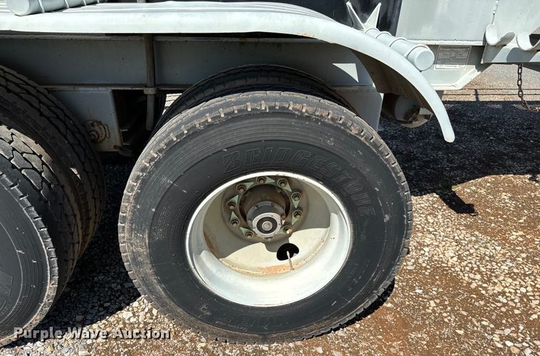 image for item EJ0544 2006 Worley tank trailer