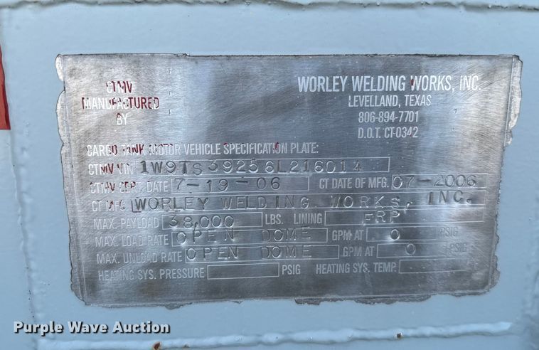 image for item EJ0544 2006 Worley tank trailer