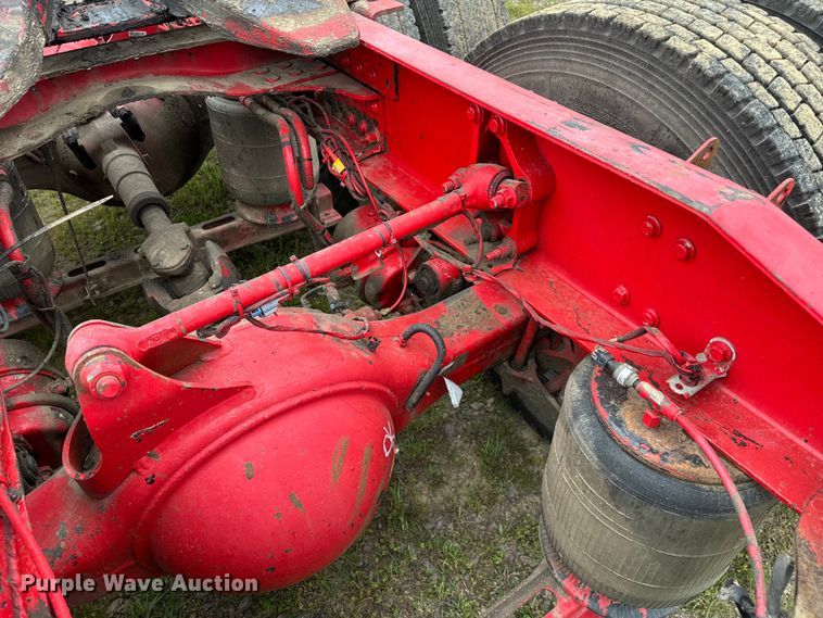 image for item EJ0592 2013 Mack CXU613 semi truck