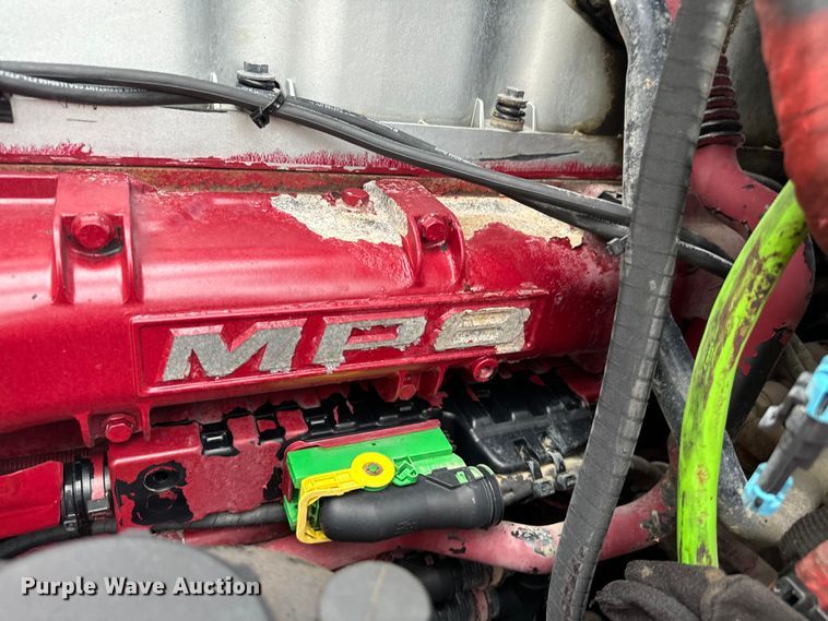 image for item EJ0592 2013 Mack CXU613 semi truck