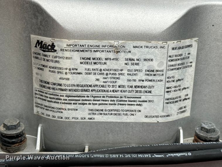 image for item EJ0592 2013 Mack CXU613 semi truck