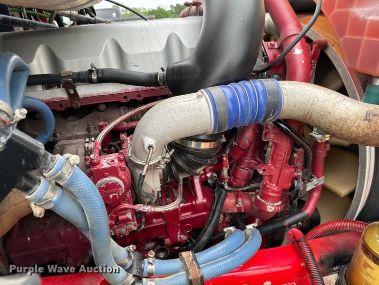 image for item EJ0592 2013 Mack CXU613 semi truck