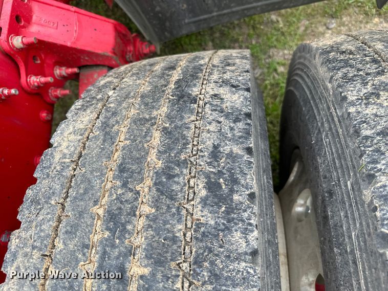 image for item EJ0592 2013 Mack CXU613 semi truck