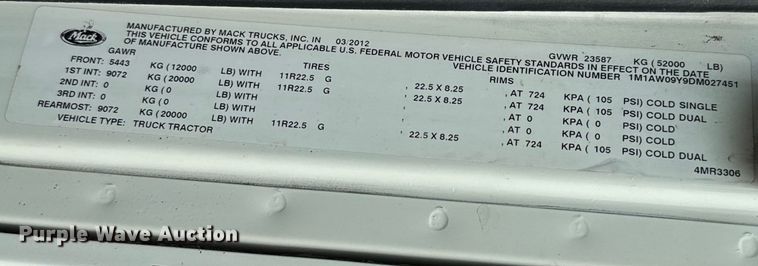 image for item EJ0592 2013 Mack CXU613 semi truck