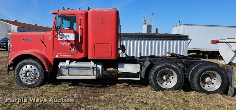 image for item EJ5910 1986 Freightliner semi truck