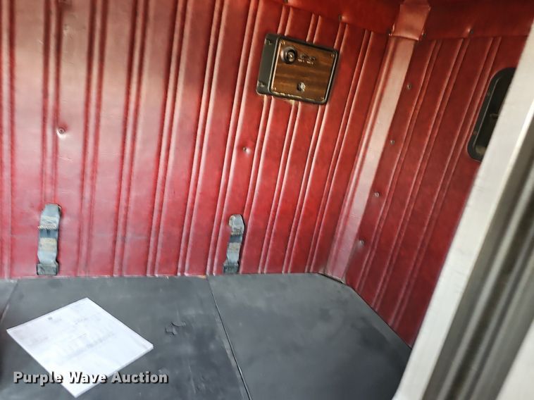 image for item EJ5910 1986 Freightliner semi truck