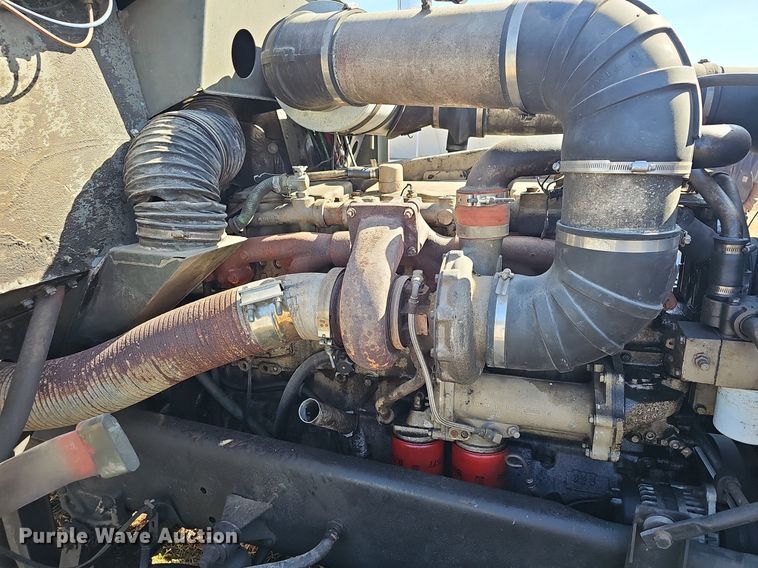 image for item EJ5910 1986 Freightliner semi truck