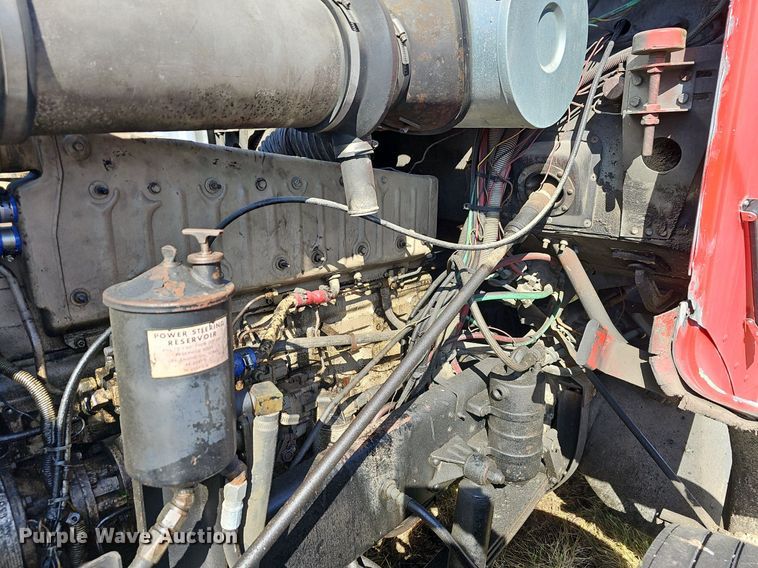 image for item EJ5910 1986 Freightliner semi truck