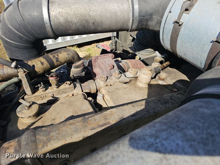 image for item EJ5910 1986 Freightliner semi truck