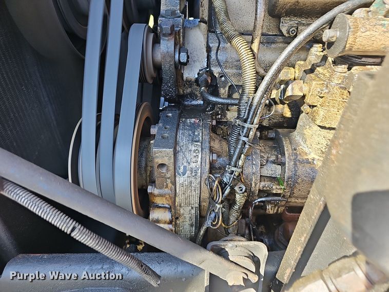 image for item EJ5910 1986 Freightliner semi truck