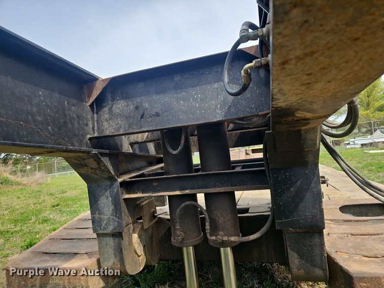 image for item EJ6300 2006 Witzco RG-50 Challenger lowboy equipment trailer