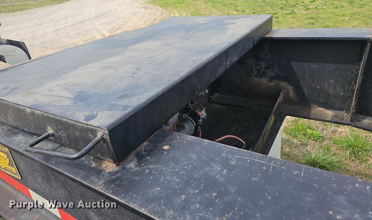 image for item EJ6300 2006 Witzco RG-50 Challenger lowboy equipment trailer