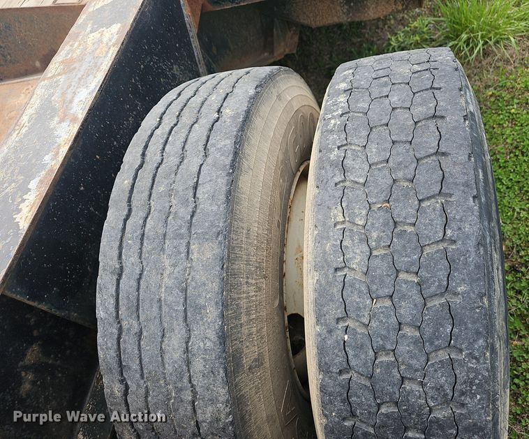 image for item EJ6300 2006 Witzco RG-50 Challenger lowboy equipment trailer